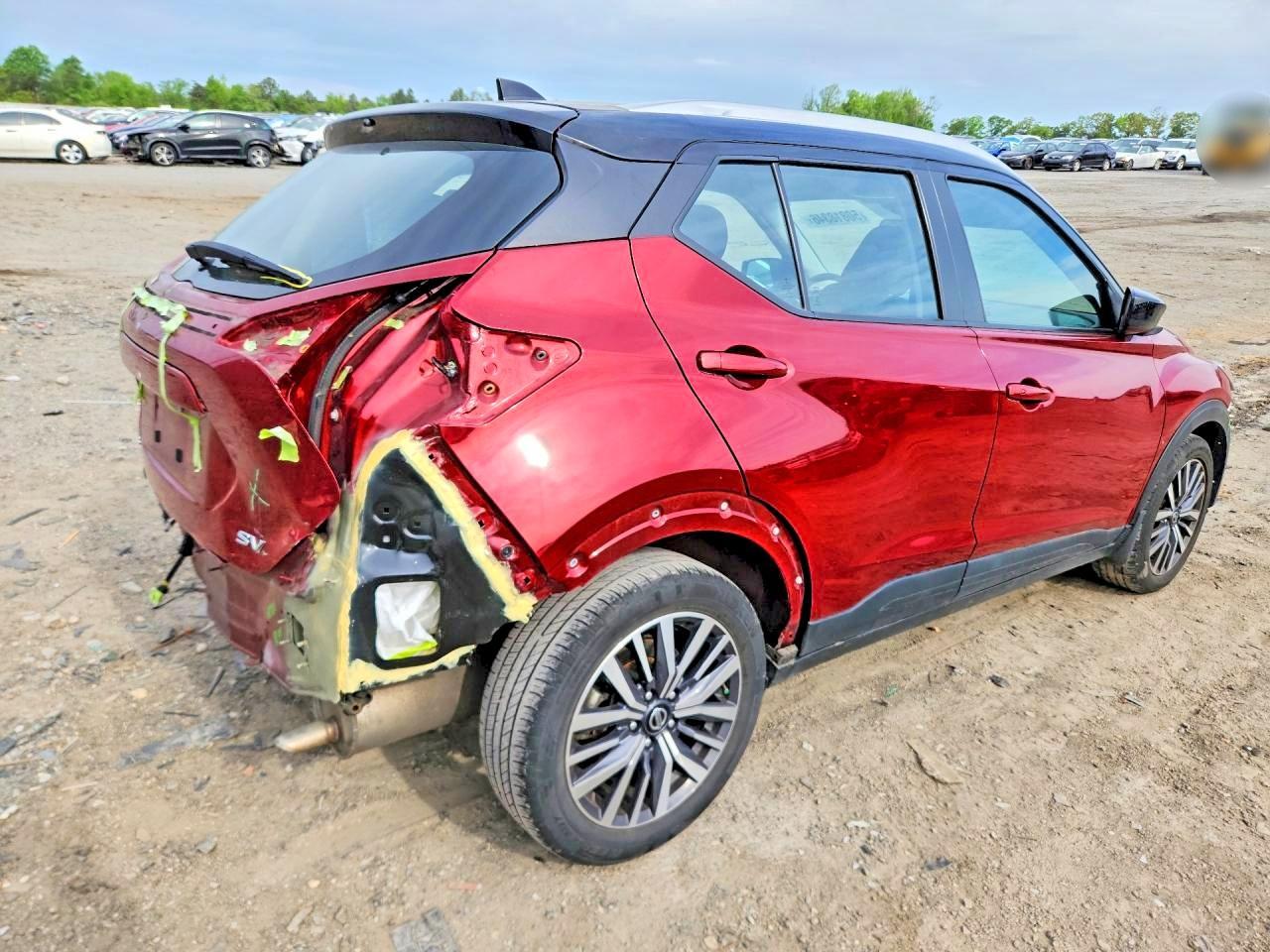 2021 NISSAN KICKS