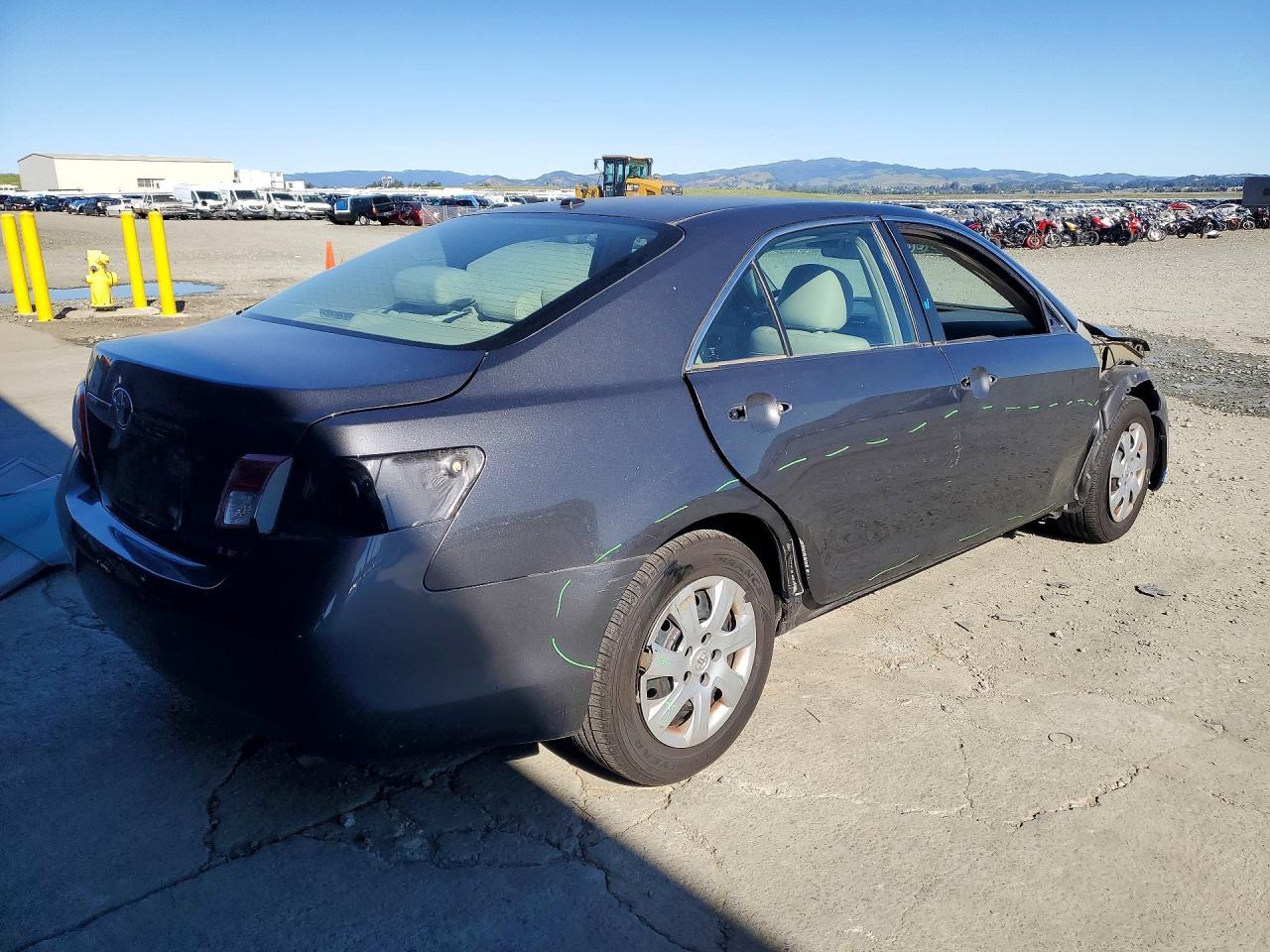 2011 TOYOTA CAMRY