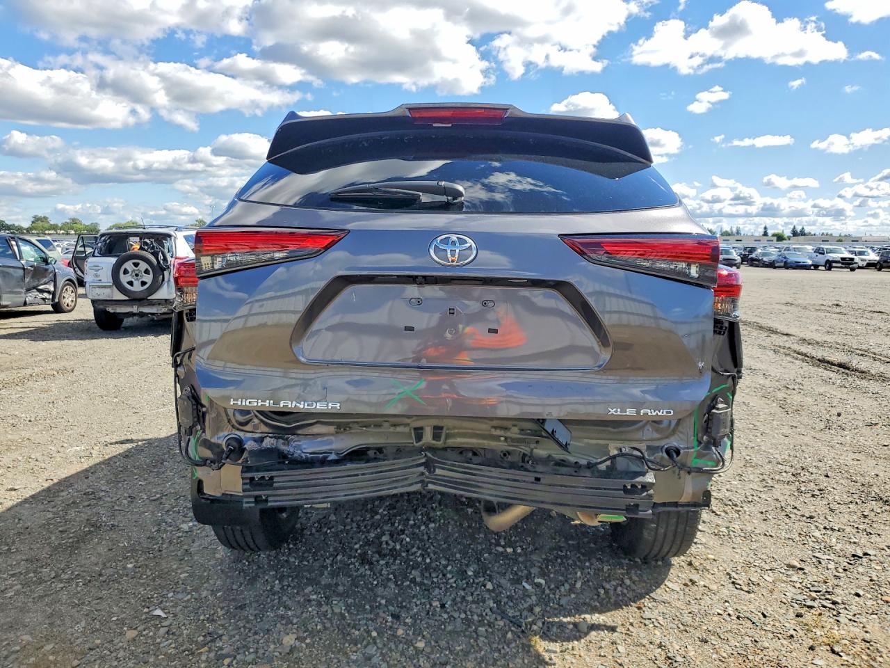2024 TOYOTA HIGHLANDER