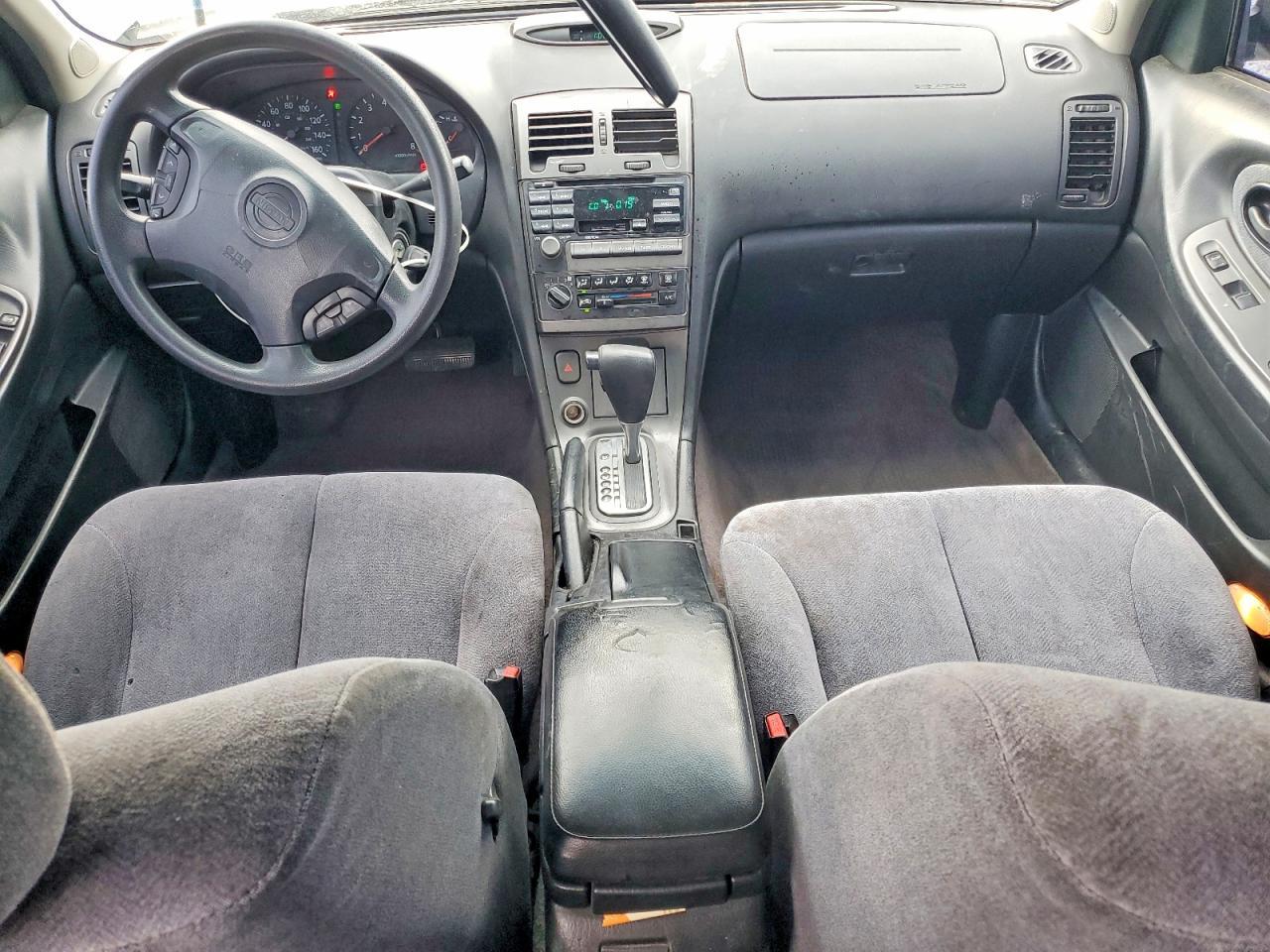 2001 NISSAN Maxima