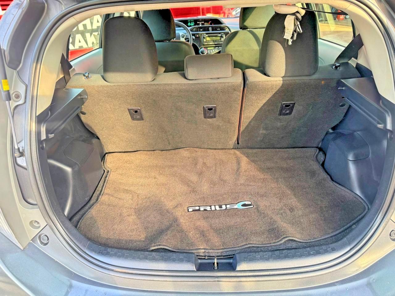 2013 TOYOTA Prius c