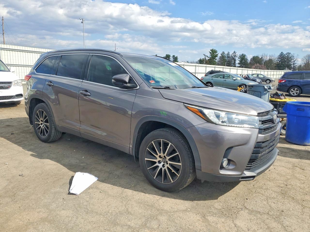 2018 TOYOTA HIGHLANDER