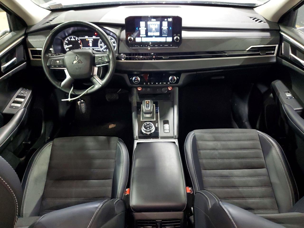2024 MITSUBISHI outlander
