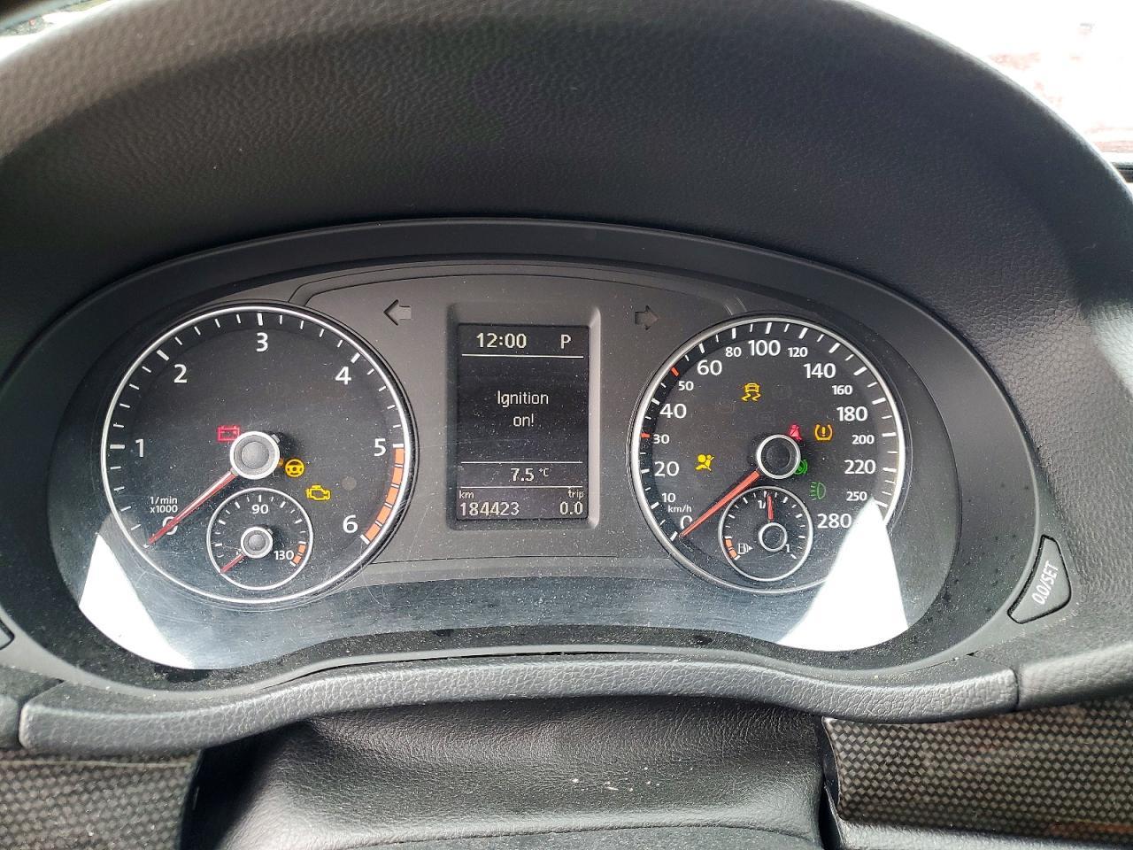 2014 VOLKSWAGEN Passat