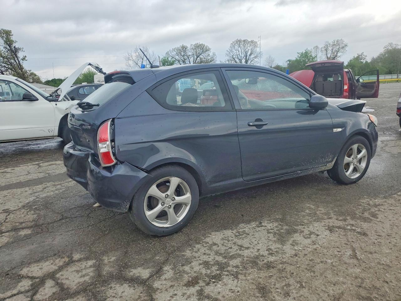 2011 HYUNDAI ACCENT