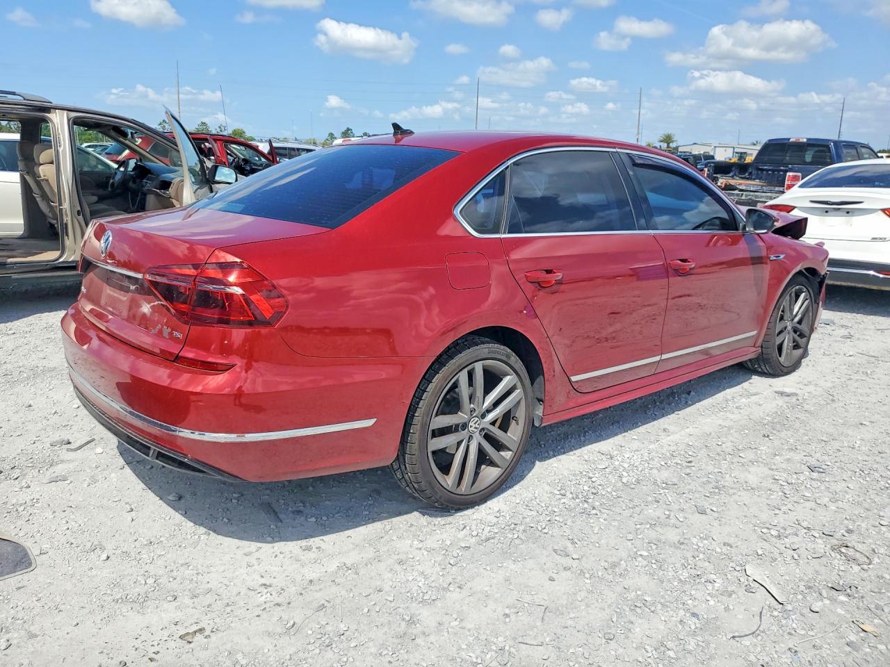 2017 VOLKSWAGEN Passat
