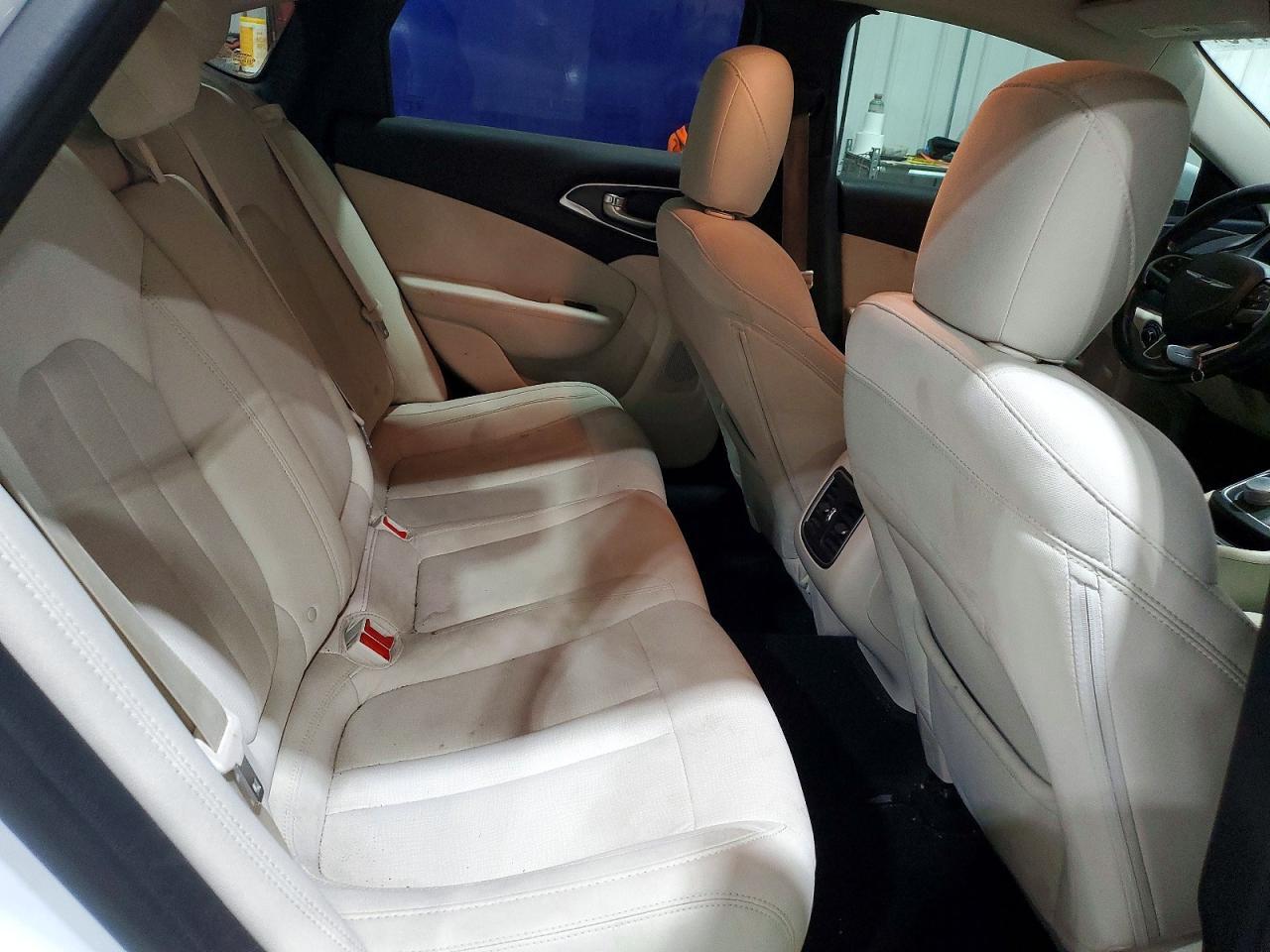 2016 CHRYSLER 200