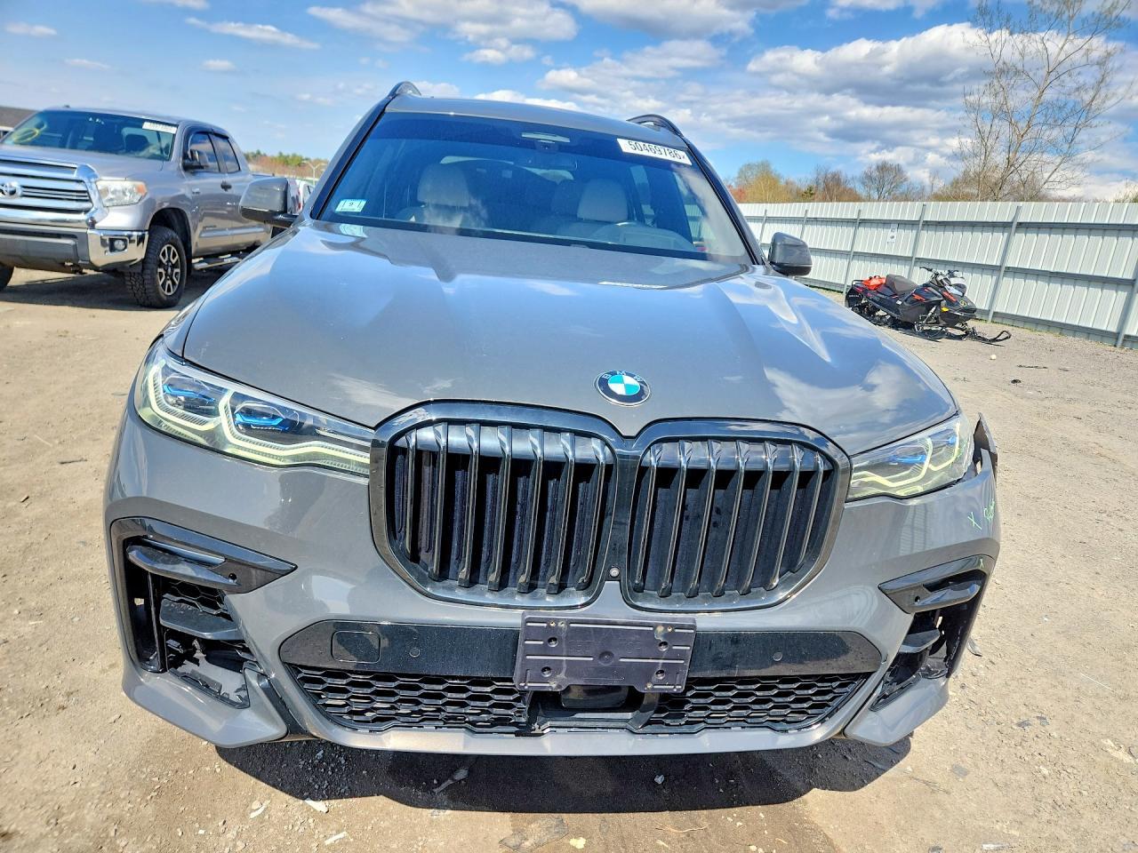 2022 BMW X7