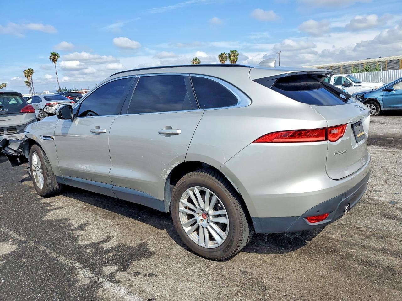 2017 JAGUAR F-Pace