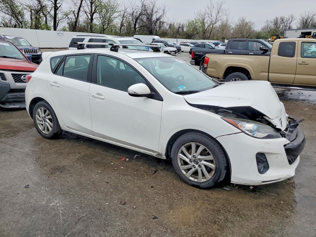 2013 MAZDA 3