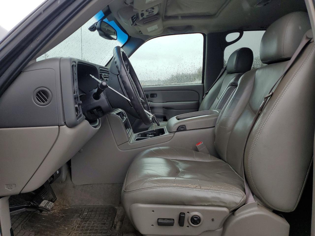 2004 CHEVROLET Tahoe