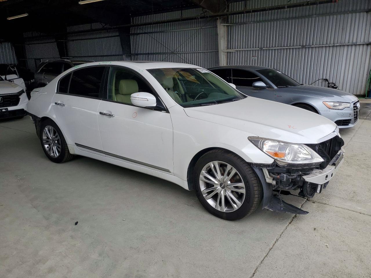 2011 HYUNDAI GENESIS