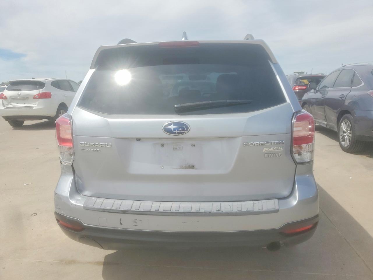 2017 SUBARU FORESTER