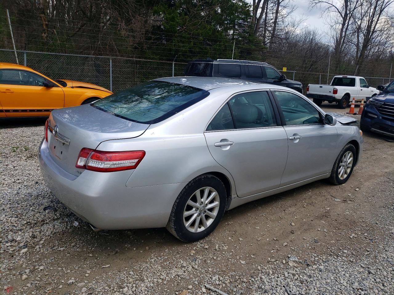 2011 TOYOTA CAMRY