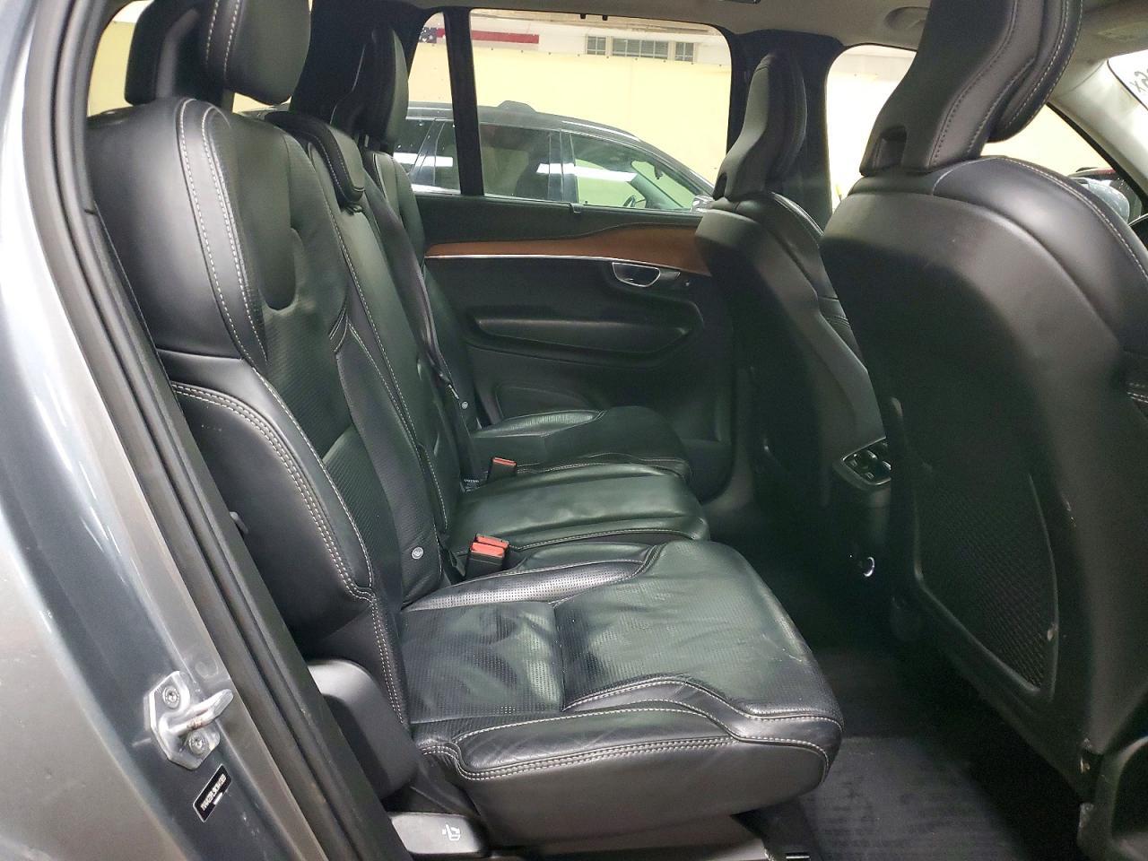 2019 VOLVO XC90