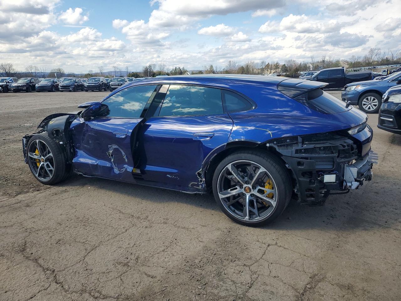 2022 PORSCHE Taycan