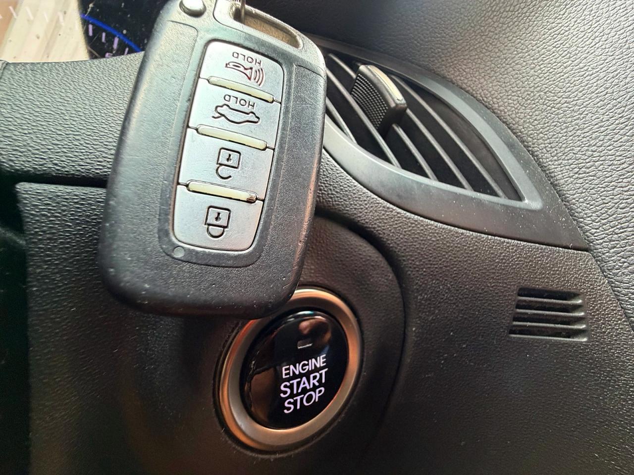 2016 HYUNDAI GENESIS