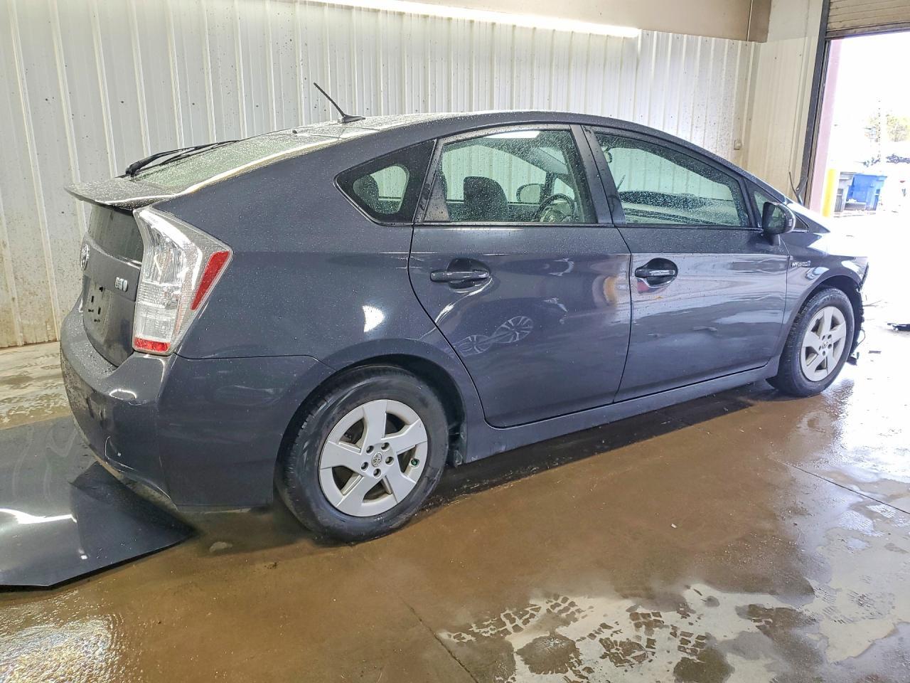 2011 TOYOTA PRIUS