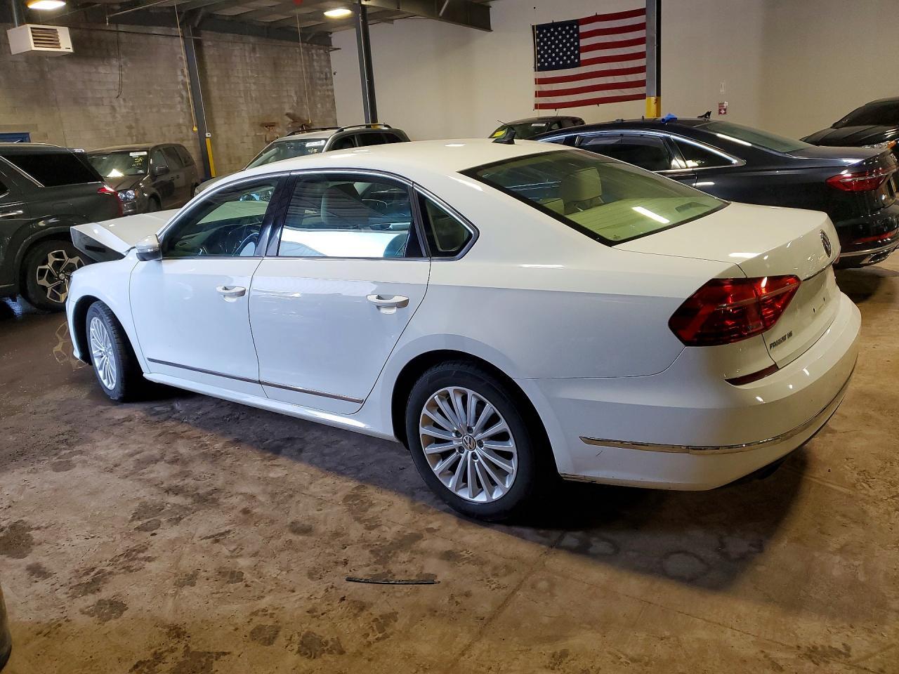 2016 VOLKSWAGEN Passat
