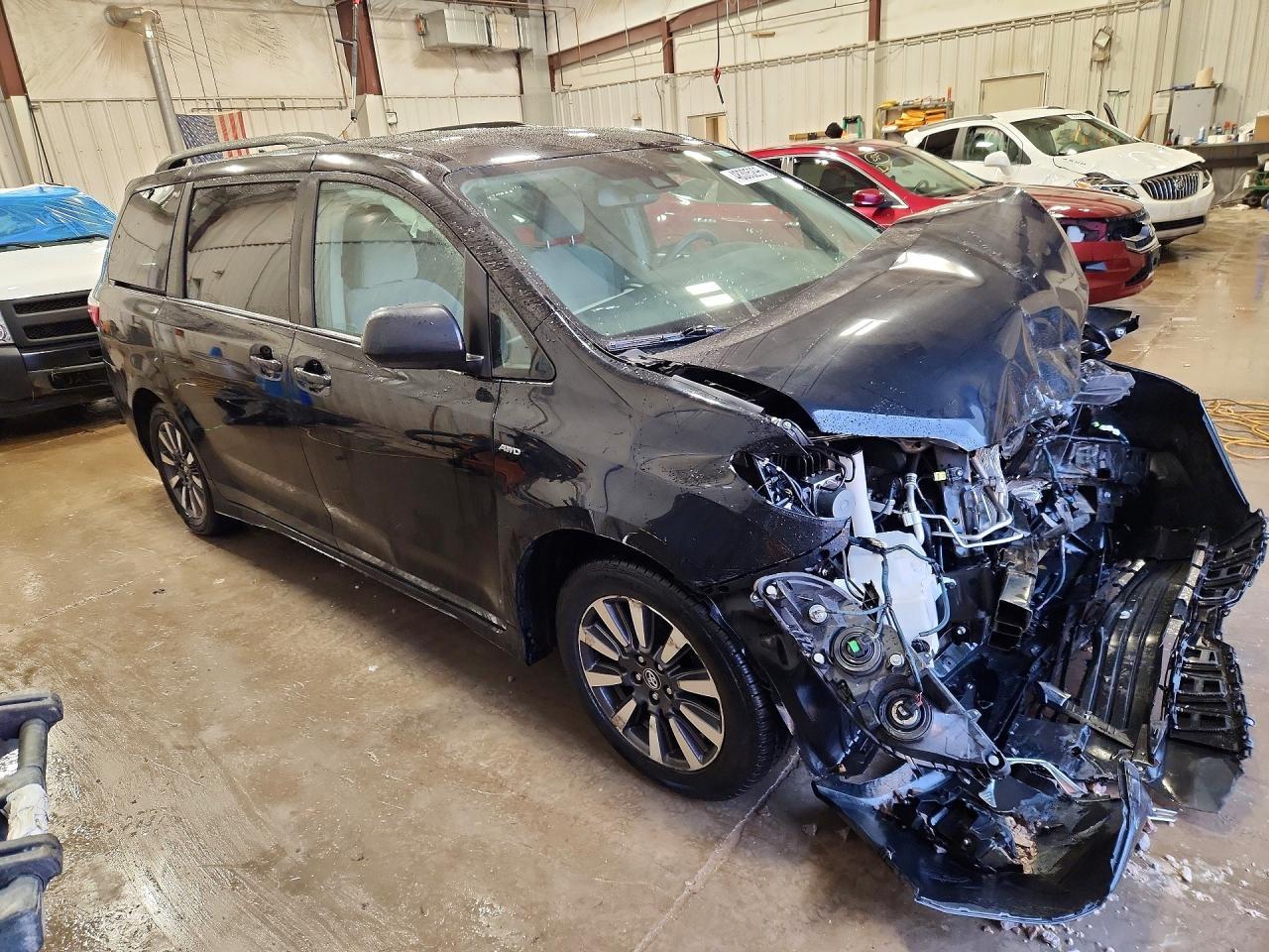 2019 TOYOTA SIENNA