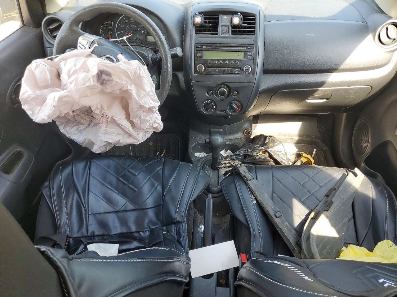 2017 NISSAN VERSA