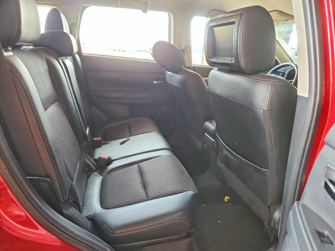 2015 MITSUBISHI outlander