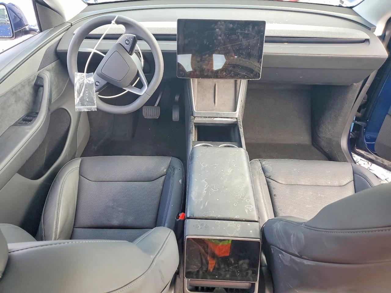 2026 TESLA MODEL Y