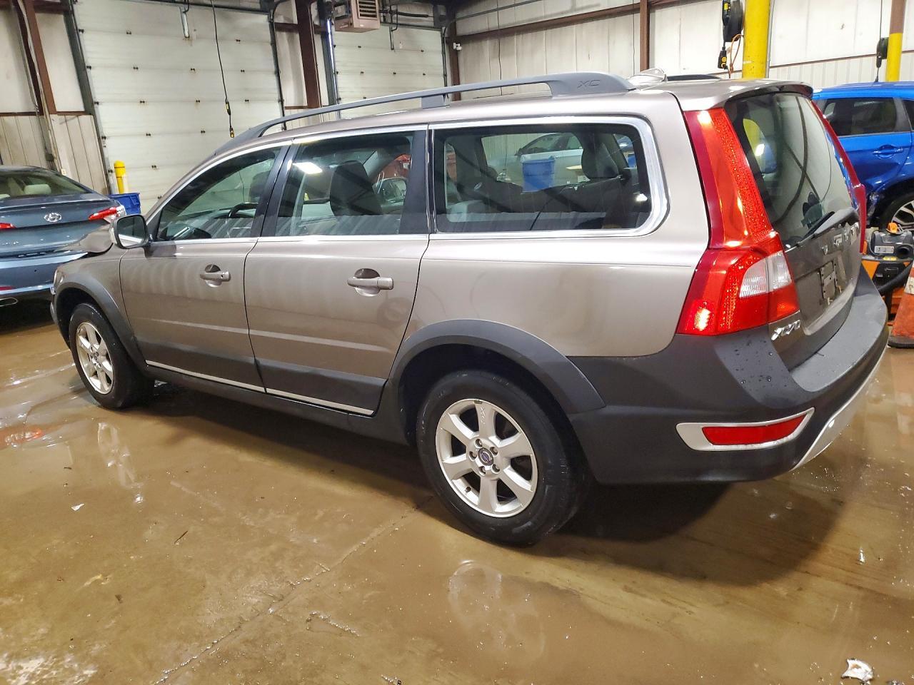 2010 VOLVO XC70