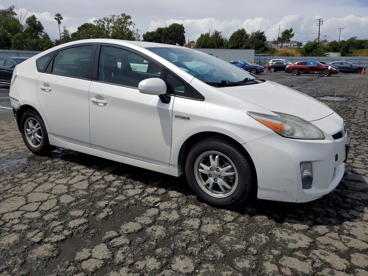 2011 TOYOTA PRIUS