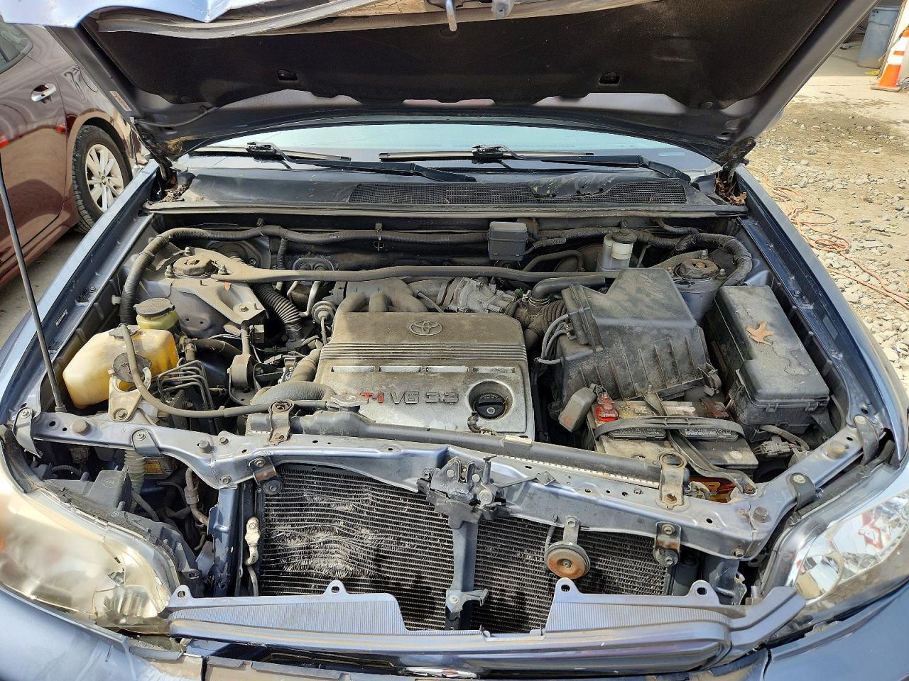 2004 TOYOTA HIGHLANDER