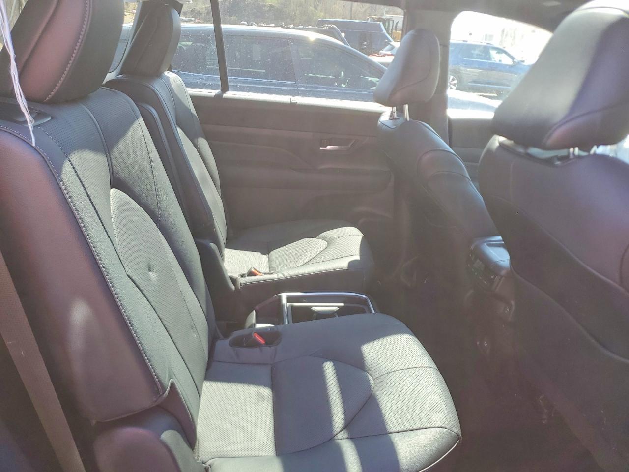 2025 TOYOTA HIGHLANDER