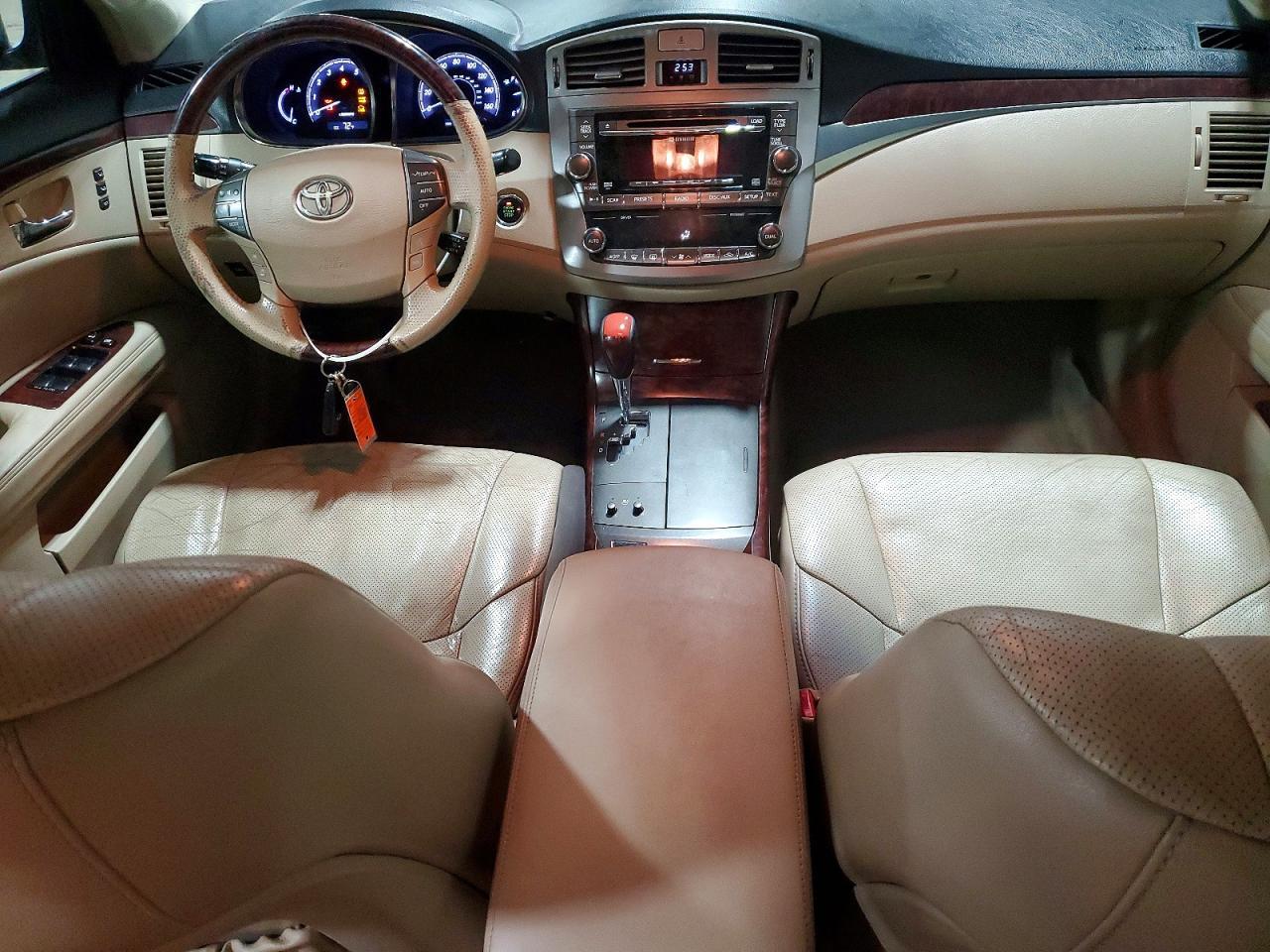 2011 TOYOTA Avalon
