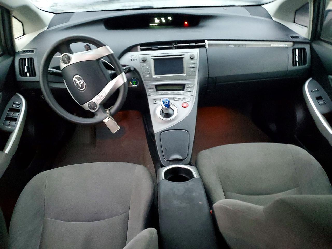 2014 TOYOTA Prius Plug-In