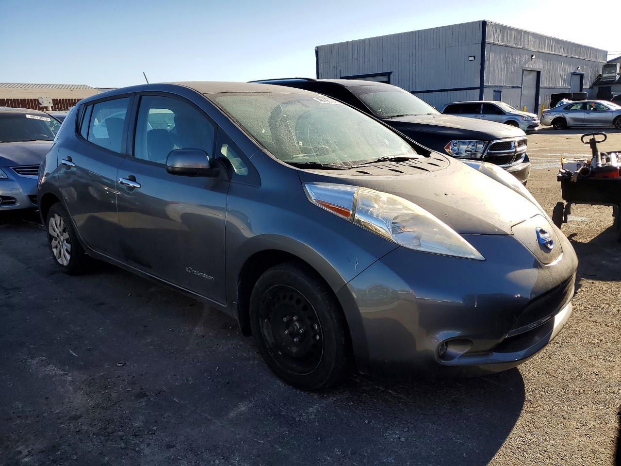 2016 NISSAN LEAF