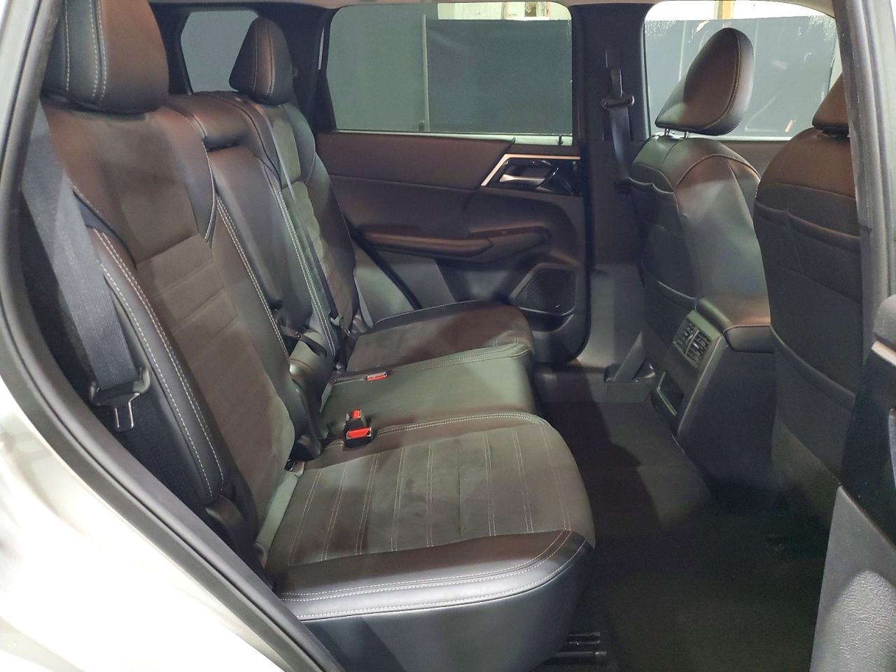 2024 MITSUBISHI outlander