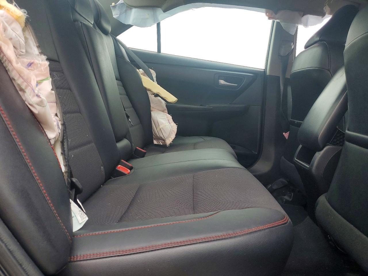 2016 TOYOTA CAMRY