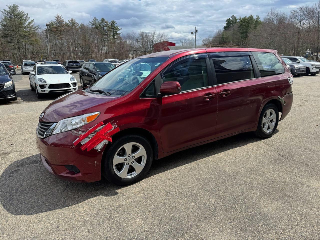 2012 TOYOTA SIENNA