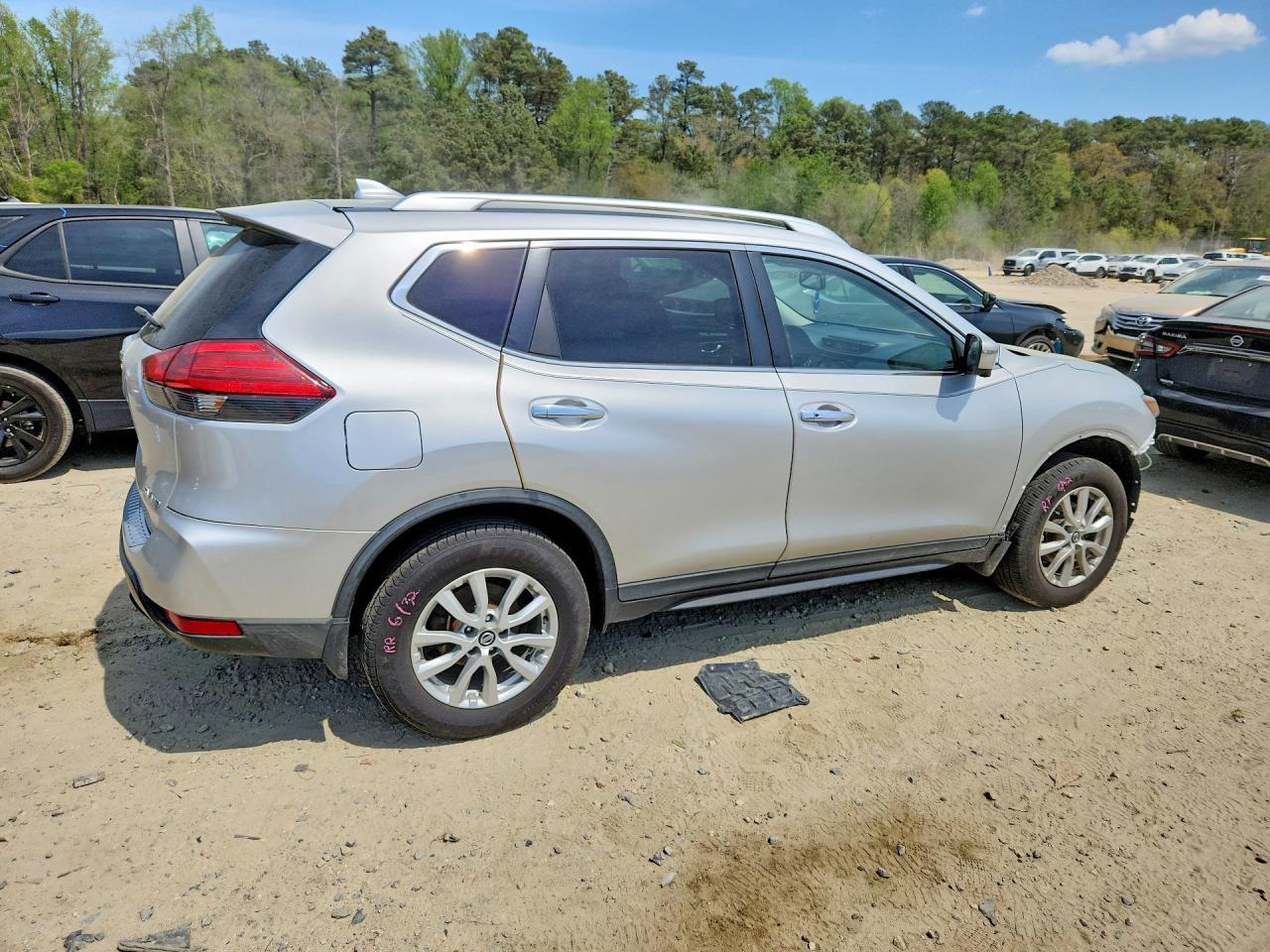 2017 NISSAN ROGUE