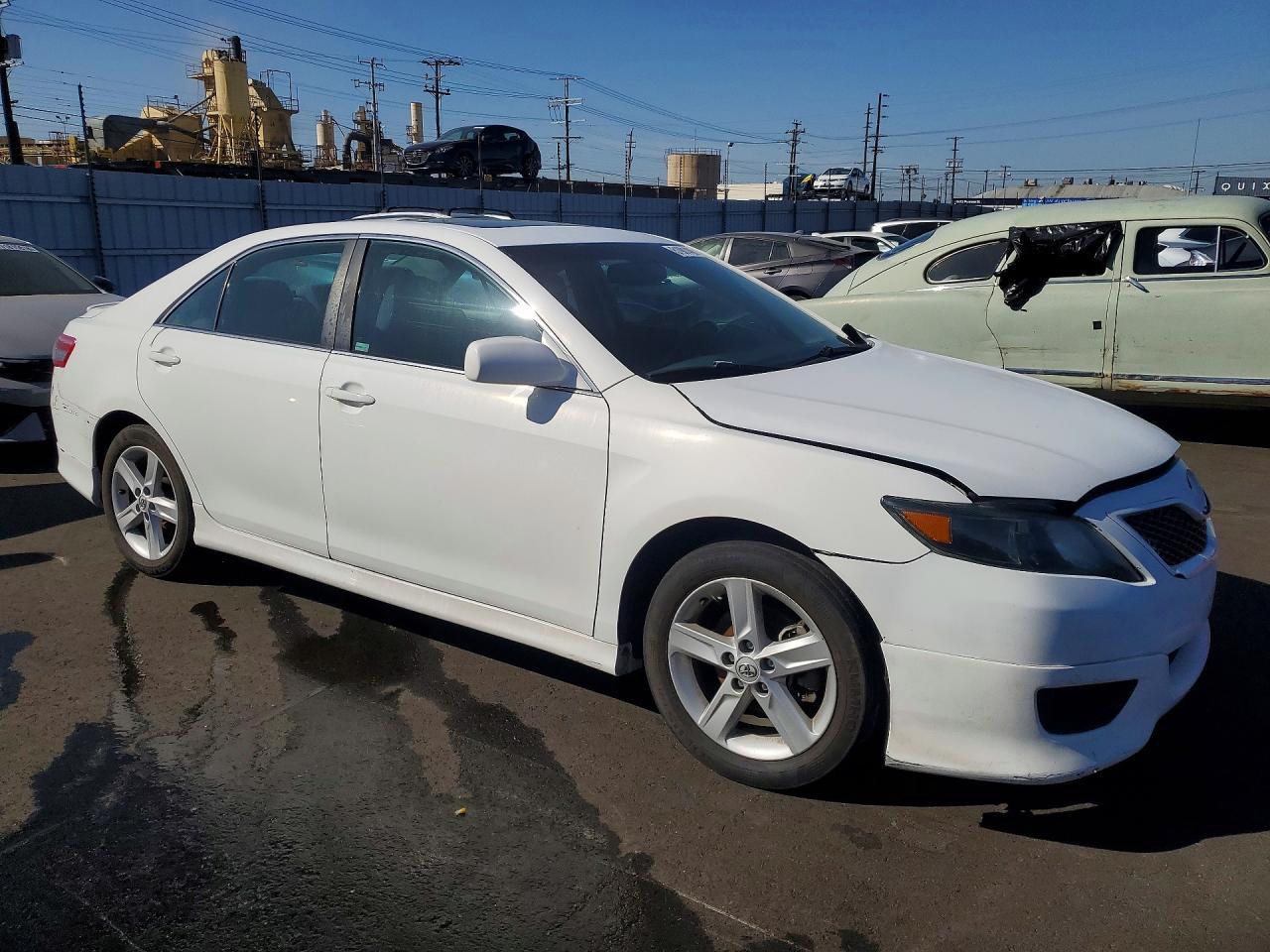 2011 TOYOTA CAMRY