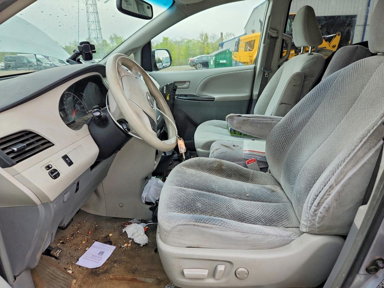 2014 TOYOTA SIENNA