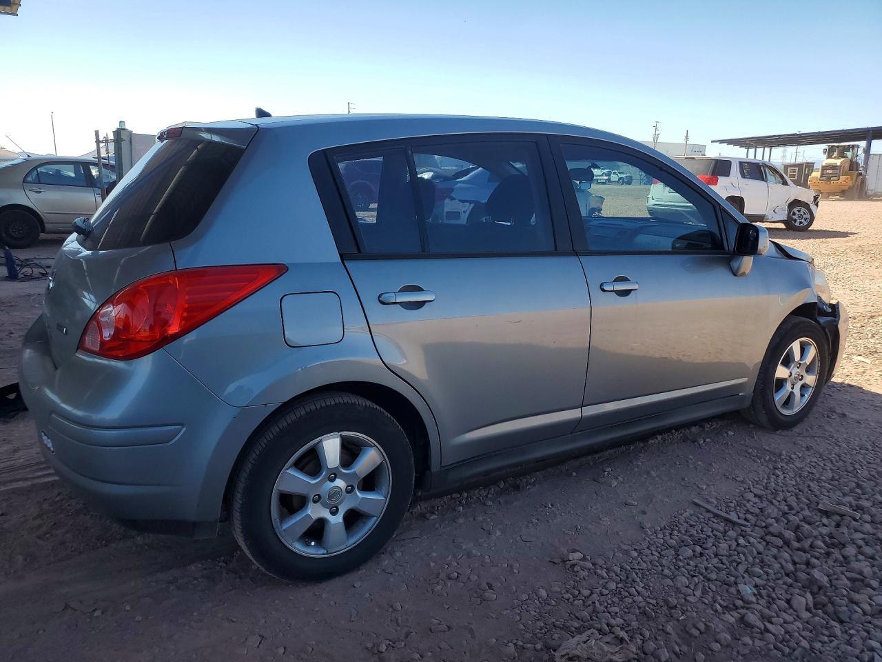 2012 NISSAN VERSA