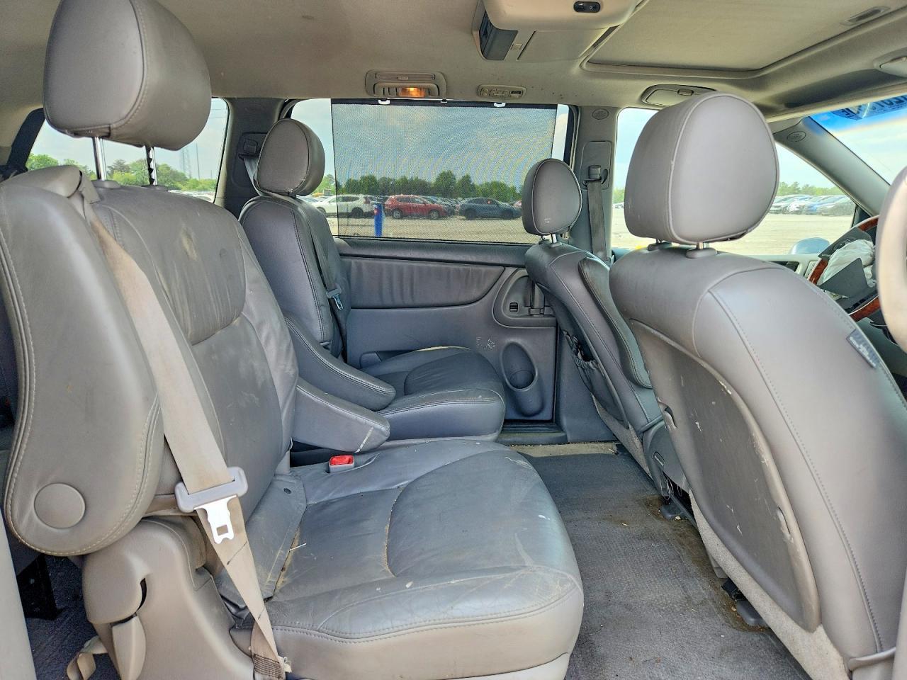 2006 TOYOTA SIENNA
