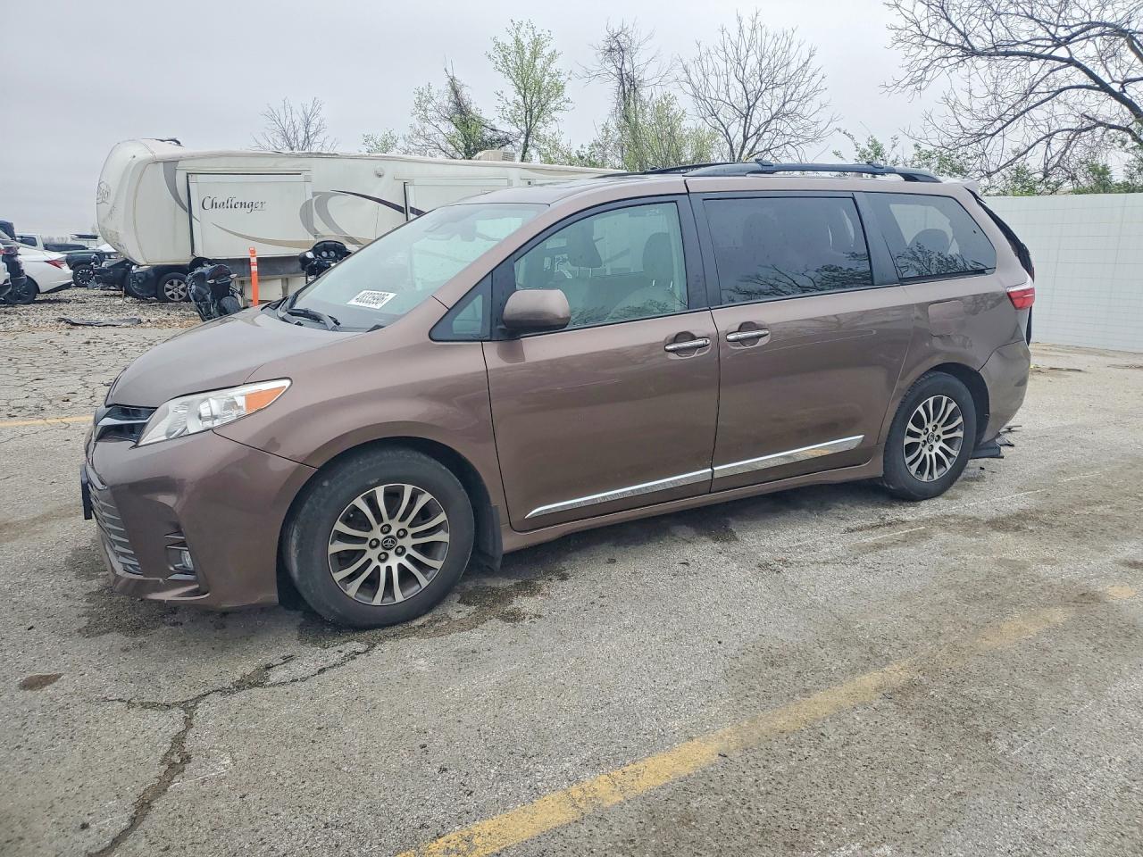2019 TOYOTA SIENNA