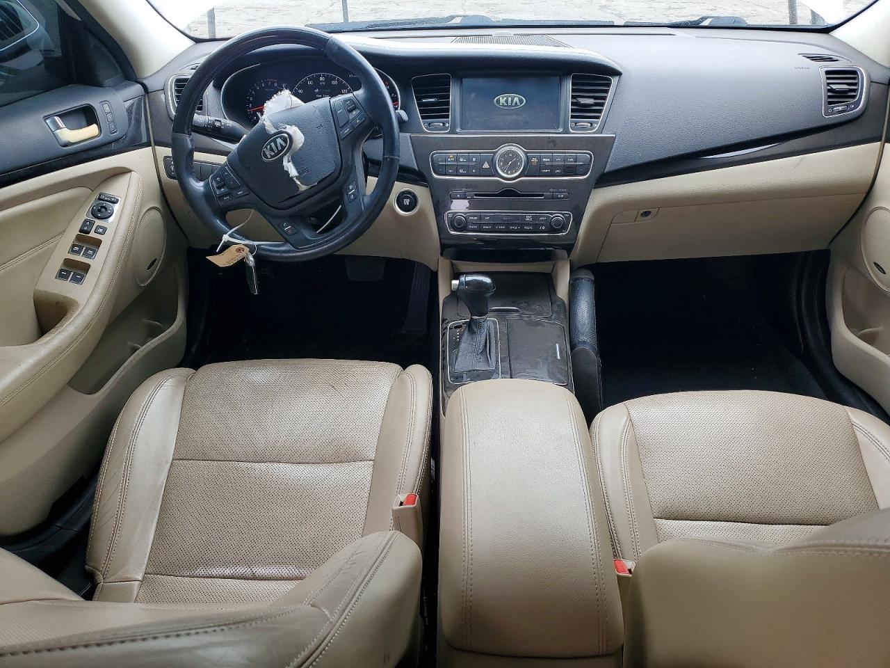 2014 KIA Cadenza