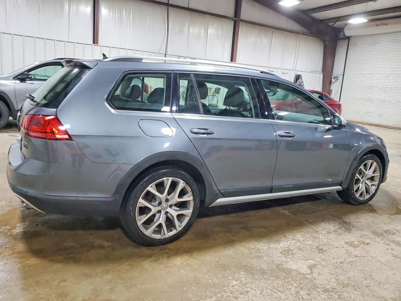 2017 VOLKSWAGEN Golf Alltrack