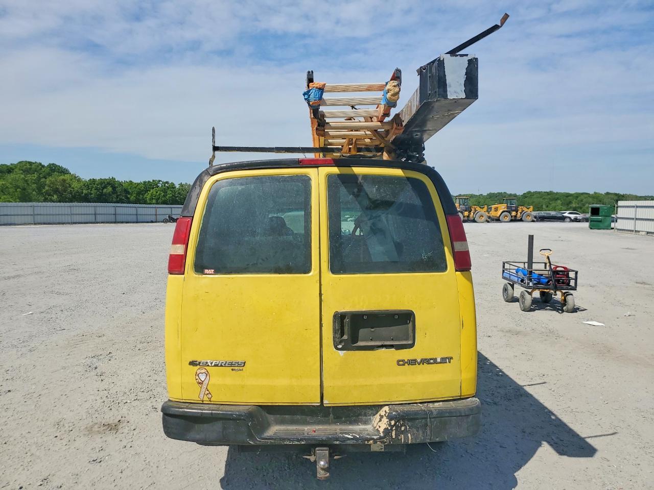 2004 CHEVROLET EXPRESS 2500