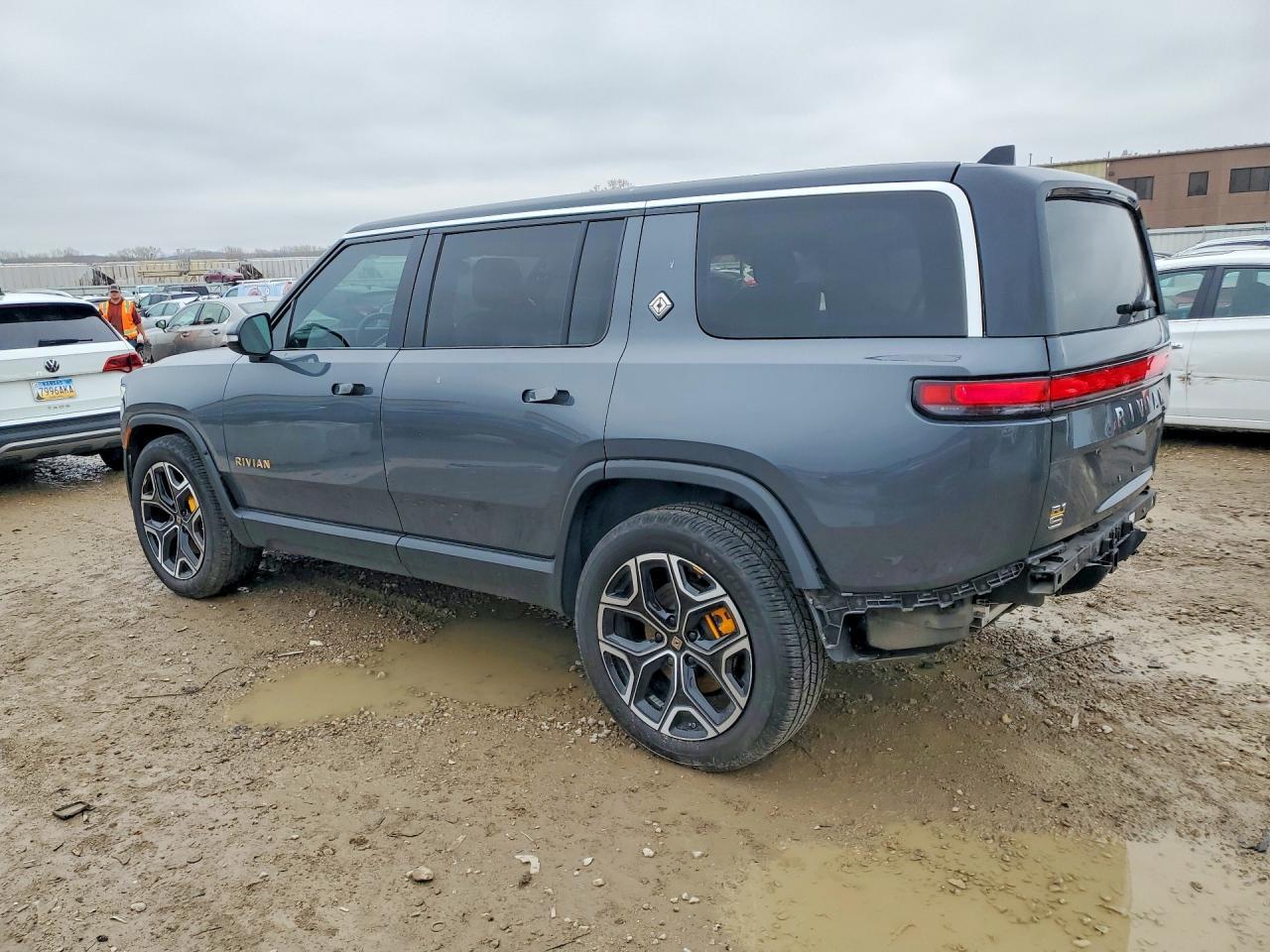 2023 RIVIAN R1s