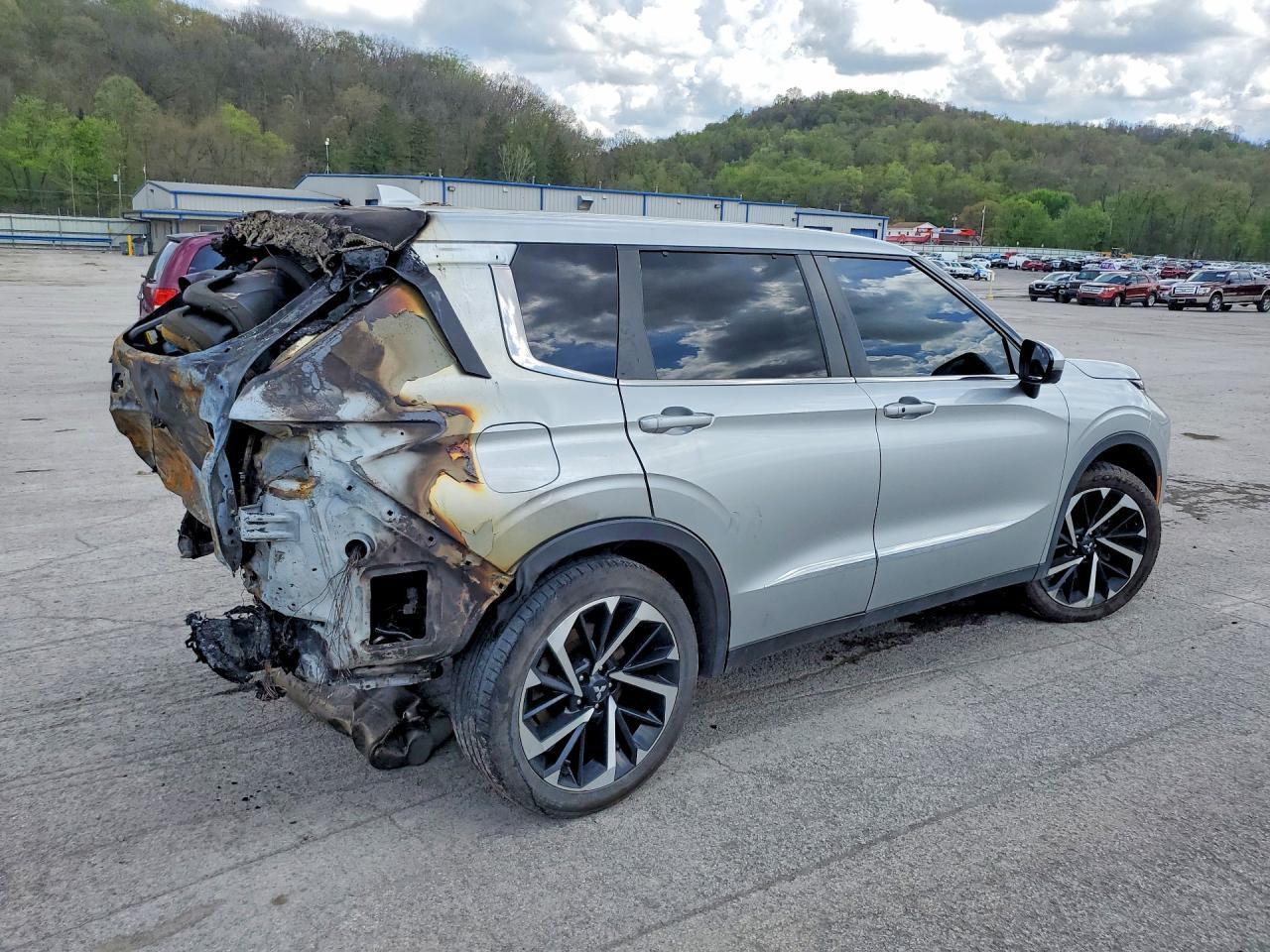 2022 MITSUBISHI outlander