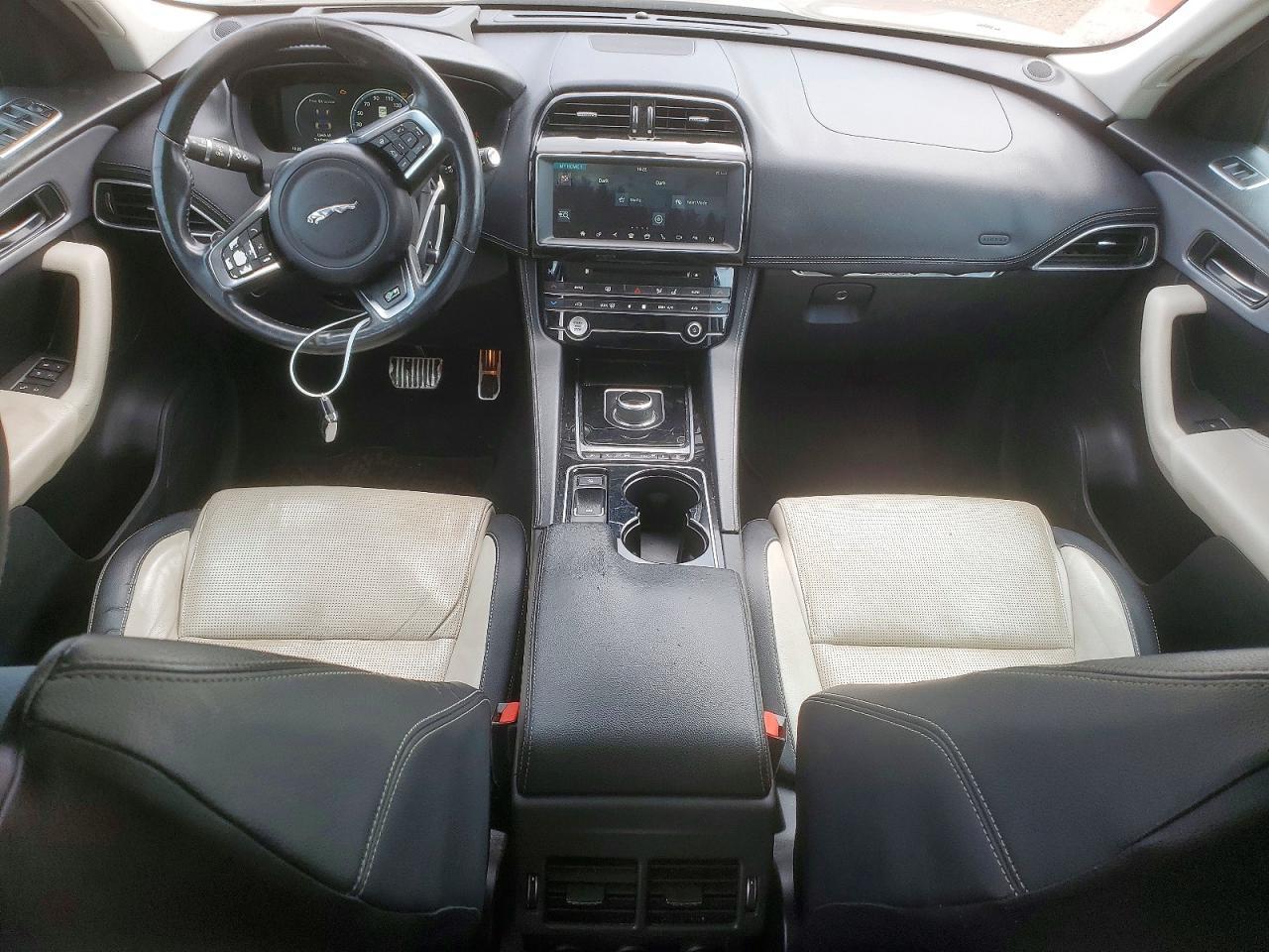 2017 JAGUAR F-Pace