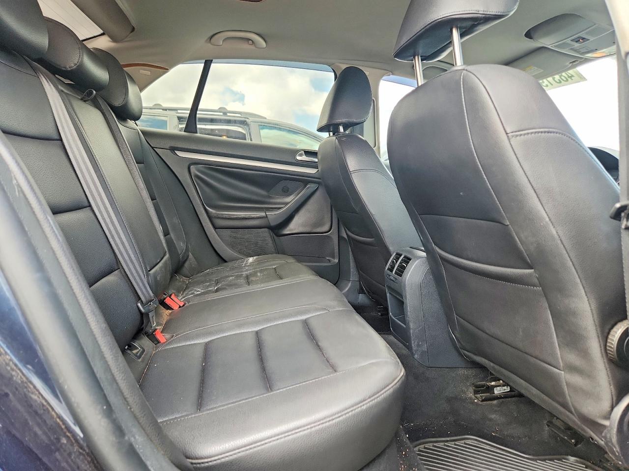 2010 VOLKSWAGEN JETTA